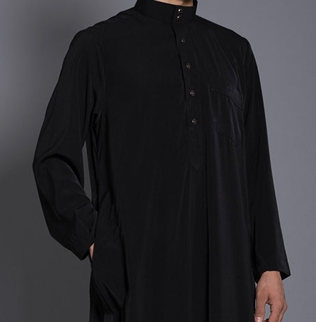 Black Ad-Daffa Saudi Thobe